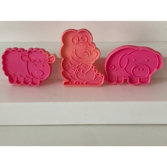 Cookie Cutters Animals vintage Multi Purpose 8 Piece Kitchen Red White Blue - Picture 3 of 13